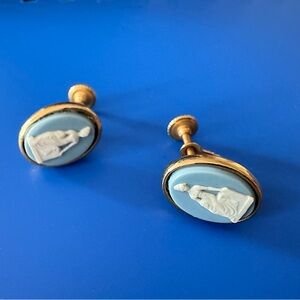 Vintage screw on earrings